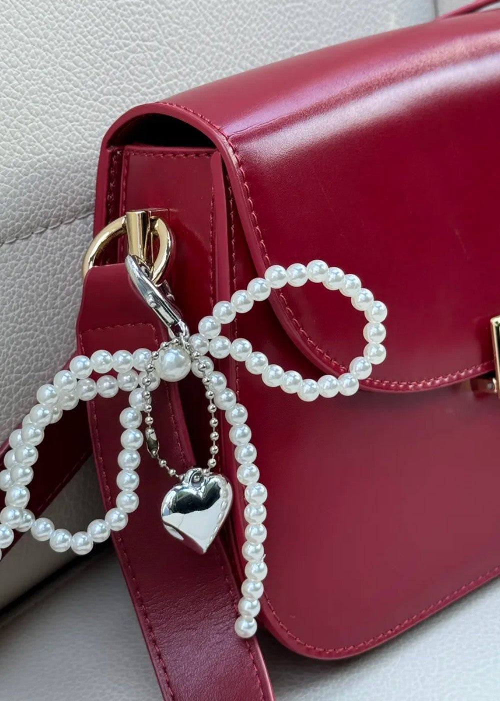 Pearl bow charm