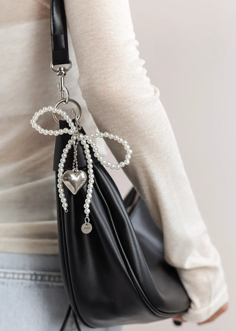 Pearl bow charm